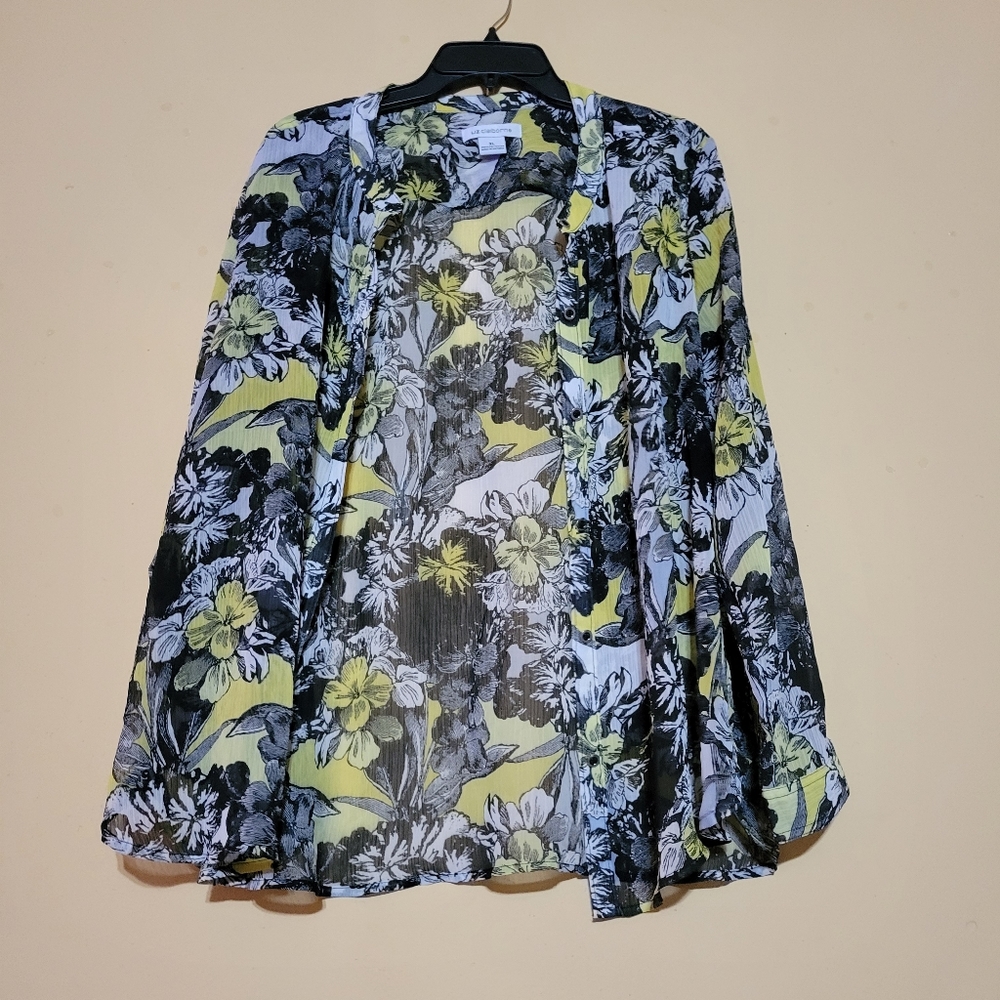 Floral light weight button shirt size XL